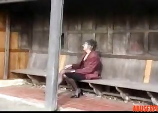 GILF knows how to make him cum right now